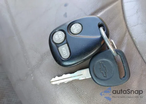 2001 Chevrolet Express Upfitter z USA, uszkodzony, nr VIN 1GBFG15R411115199